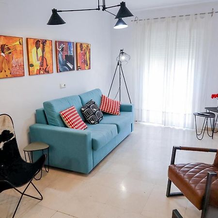 Urban Colours Sauceda VII Apartment เซบีญา ภายนอก รูปภาพ