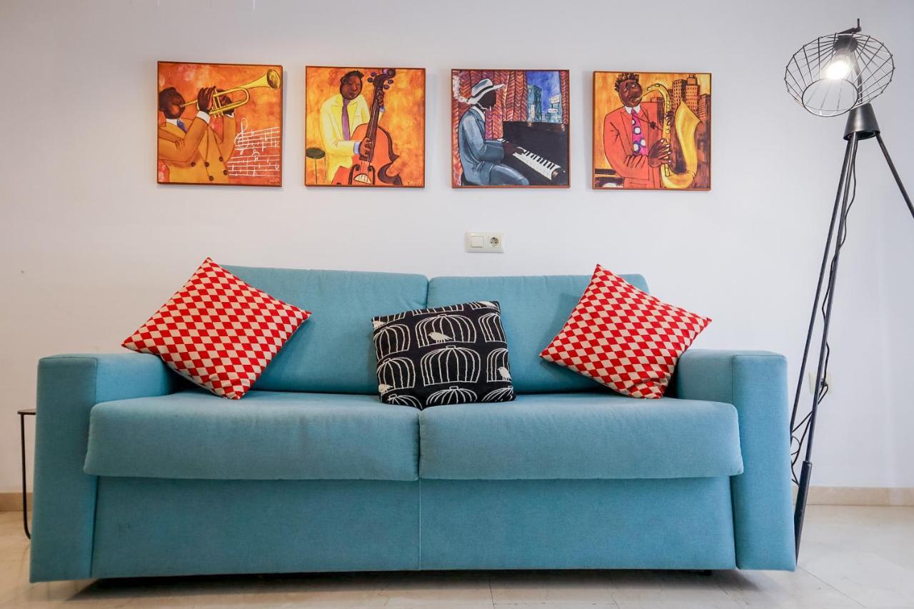 Urban Colours Sauceda VII Apartment เซบีญา ภายนอก รูปภาพ