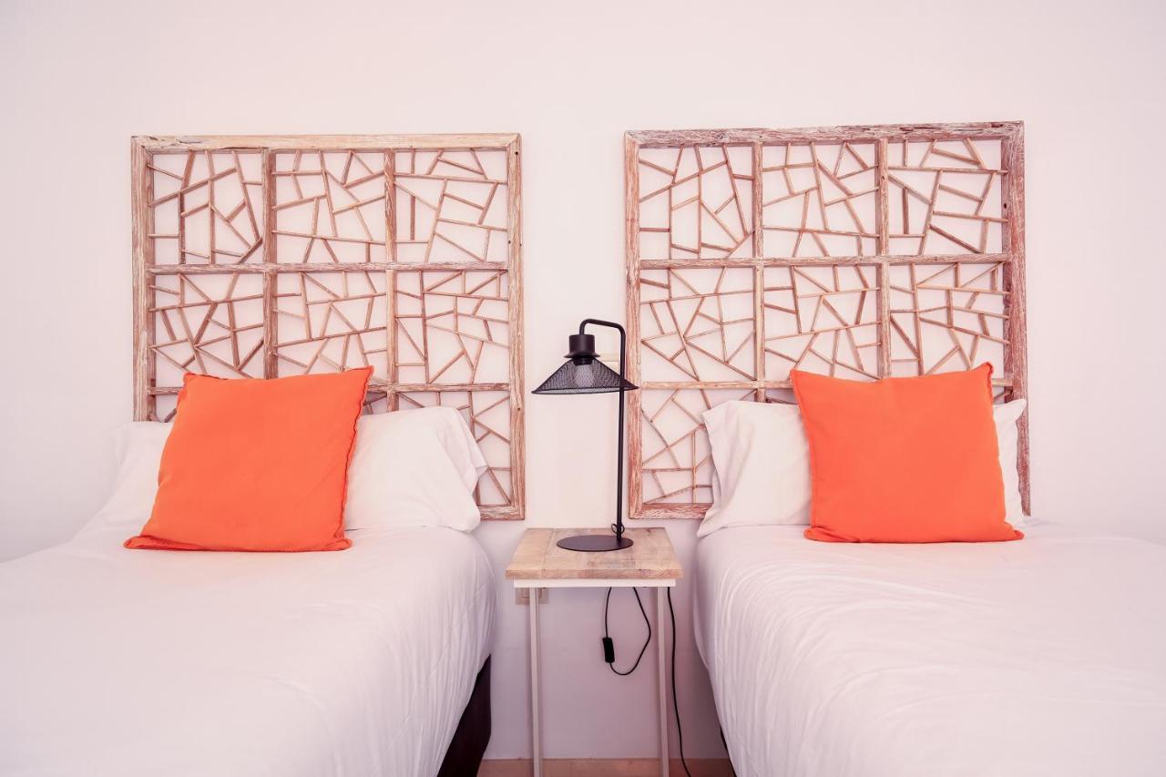 Urban Colours Sauceda VII Apartment เซบีญา ภายนอก รูปภาพ