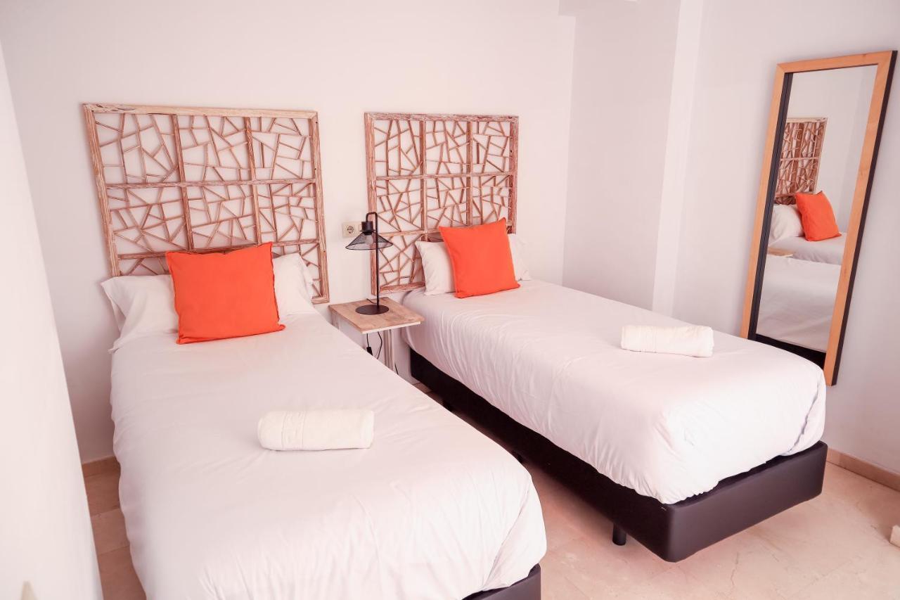 Urban Colours Sauceda VII Apartment เซบีญา ภายนอก รูปภาพ