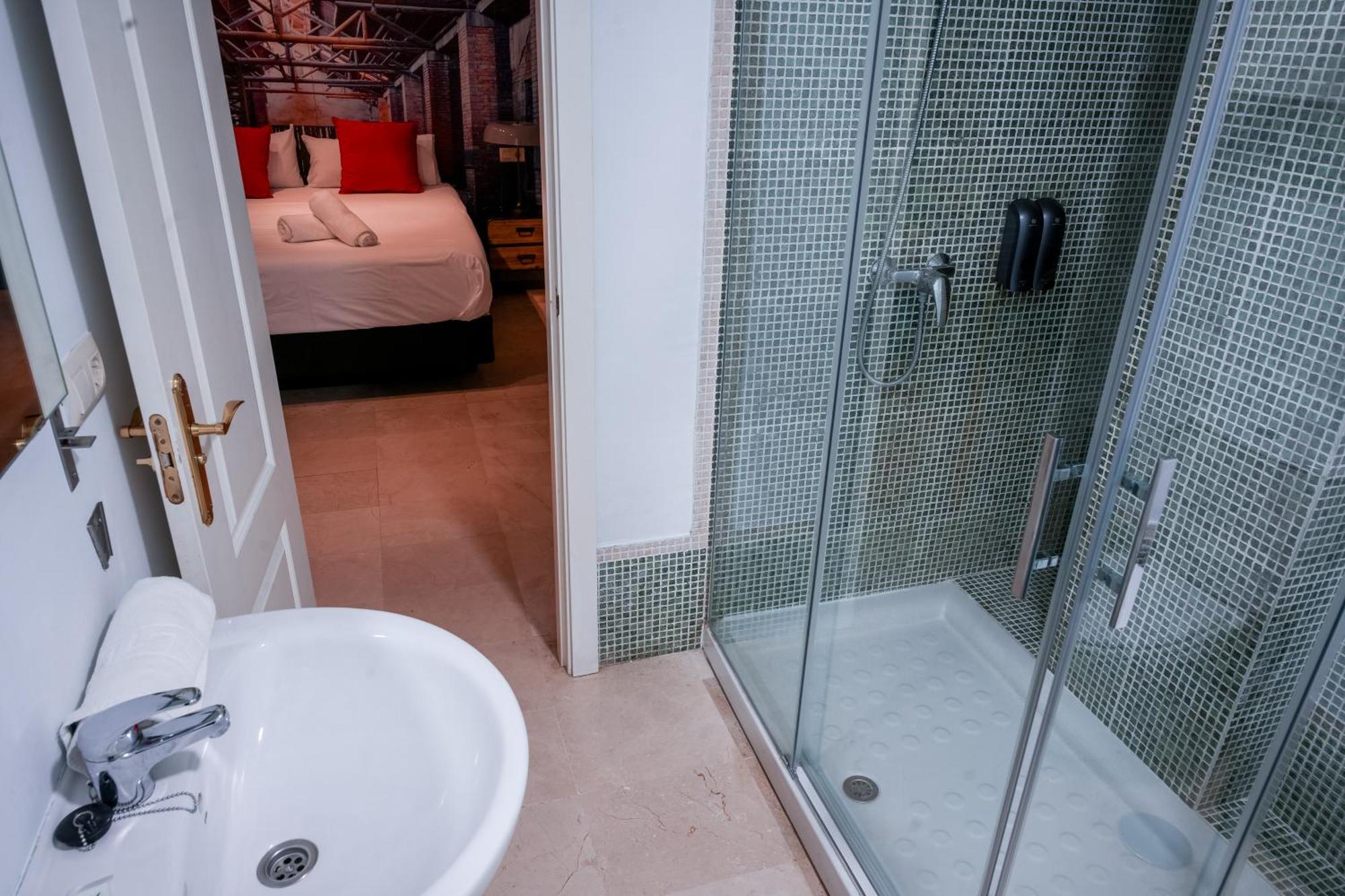 Urban Colours Sauceda VII Apartment เซบีญา ภายนอก รูปภาพ